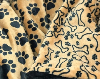 Weiche Hundedecke mit Pfötchen oder Knochen/Decke für Hunde/Hundebett/Hundematte aus Wellness Fleece