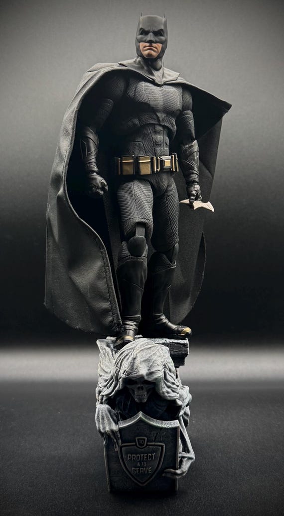 JL Death Gargoyle Statue Display (1:10 Mcfarlane) - Etsy