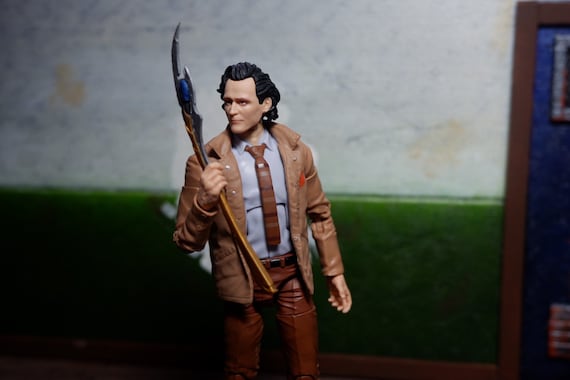 Loki 12 action best sale figure