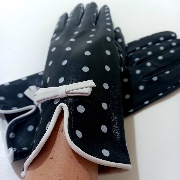 Polka dot gloves