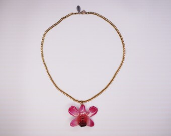 Collana di orchidee riciclate