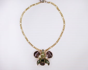 Collana di orchidee riciclate