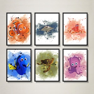Buscando a Nemo: Aventura submarina, set de acuarela de 6 piezas con los adorables Nemo y Dory, perfecto para la decoración de habitaciones infantiles y espacios de juego creativos.