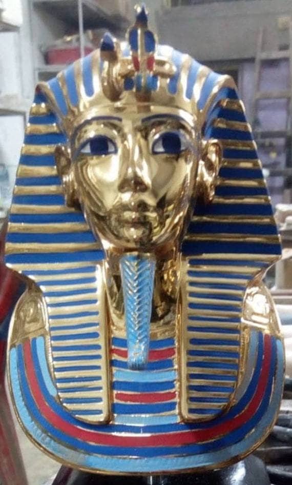 Golden Mask Of Tutankhamun. - Thumbnail 2