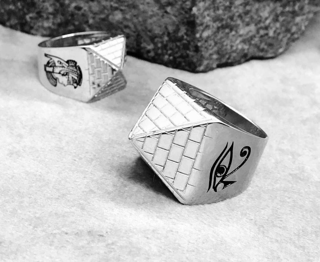 Handmade Egyptian Men Sterling Silver 925 Pyramides Ring With Eye of Horus And Cleoptara Crafted on the Sided - Thumbnail 3