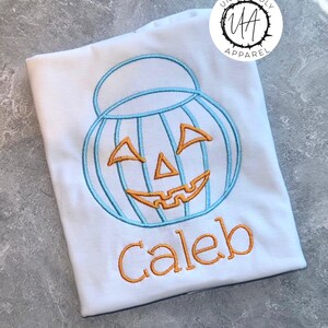 Jungen Kürbis Shirt, Gestickte Name Halloween Shirt, Kinder Jack O Lantern Shirt, Benutzerdefinierte Jungen Halloween Shirt, Kürbis Kinder Shirt