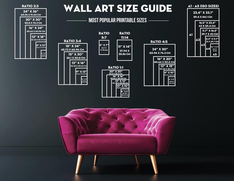 Puede incluir: Gu&iacute;a de tama&ntilde;os de arte mural con dimensiones en pulgadas y cent&iacute;metros para varias proporciones, incluyendo 2:3, 3:4, 4:5, 5:7, 11:14 y tama&ntilde;os ISO A1-A5. Un sill&oacute;n de terciopelo magenta se encuentra en primer plano.