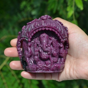 Rubino Ganesh / Idolo di rubino Ganesh intagliato a mano da 3275 carati / Idolo del Signore Ganesh / Intaglio di rubino / RARO!!