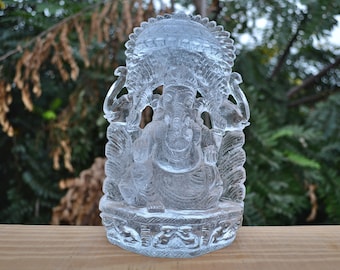 クリアヒマラヤクォーツクリスタルガネーシャ像：本物の石彫刻