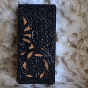Cartera estilo western para hombre, billetera vaquera, billetera larga tipo chequera, billetera plegable para hombre, billetera rodeo, estampado floral recortado en negro y canela.