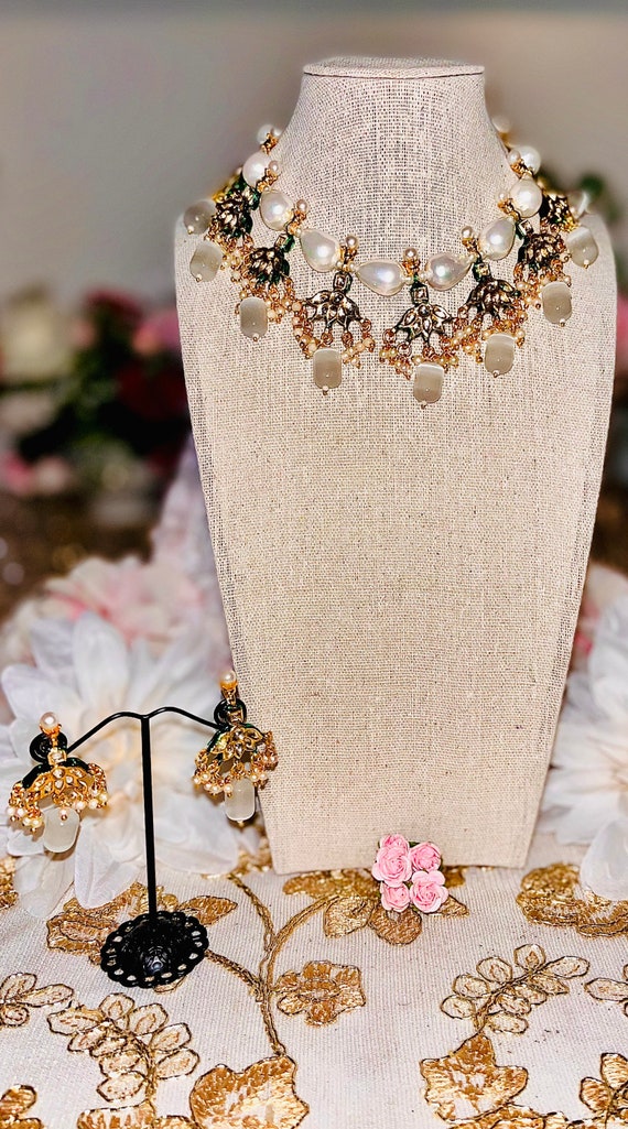 White Pearls/beads Choker Set With 