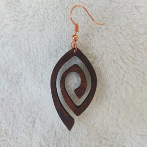 Wooden earrings, boho earrings, vintage earrings, dangling earrings, wooden jewelry, stainless steel wooden earrings, natural earrings, spiral
