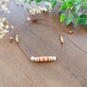 Macrame band, macrame bracelet, minimalist bracelet, bracelet with wooden beads, friendship bracelet, adjustable bracelet