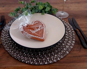 Gingerbread heart place cards