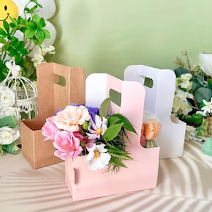 20 Pcs Paperboard Bags with 20 Pcs Mini Clear Transparent Boxes,,Kraft Paperboard,Pink,White,Flowers,Cups,Handmade Treats,Toys,Gifts Holder