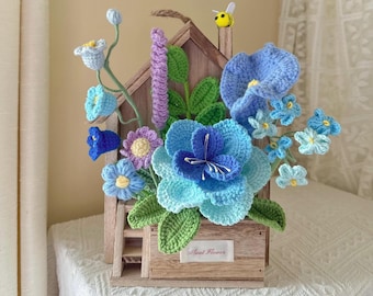Adorno de pared de flores de ganchillo hechas a mano en una casita de madera / Decoración de escritorio / Arte floral rústico / Ramo de ganchillo colorido / Regalo de decoración para el hogar