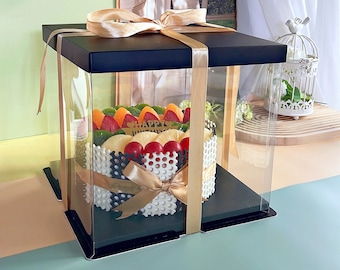 5 juegos de cajas altas transparentes para tartas, 26 cm de largo x 26 cm de ancho x 24 cm de alto. Ideales para bodas, cumpleaños y Navidad. Incluye cinta, 4 colores.