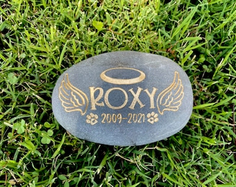 Marcador de tumba para mascotas / Piedra conmemorativa grabada personalizada / Regalo para la pérdida de una mascota / Piedra conmemorativa para mascotas / Recuerdo para perros / Lápida para perros / Piedra para jardín