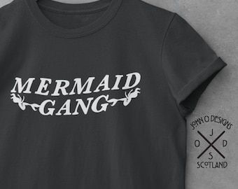 Camiseta Mermaid Gang: Camiseta náutica de playa con temática oceánica