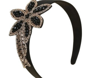 Bandeau en cristal noir et or | Bande de cheveux Flapper brodée | Accessoire de mariée avec perles | Décor élégant de courses de bal de fin d'année Gatsby