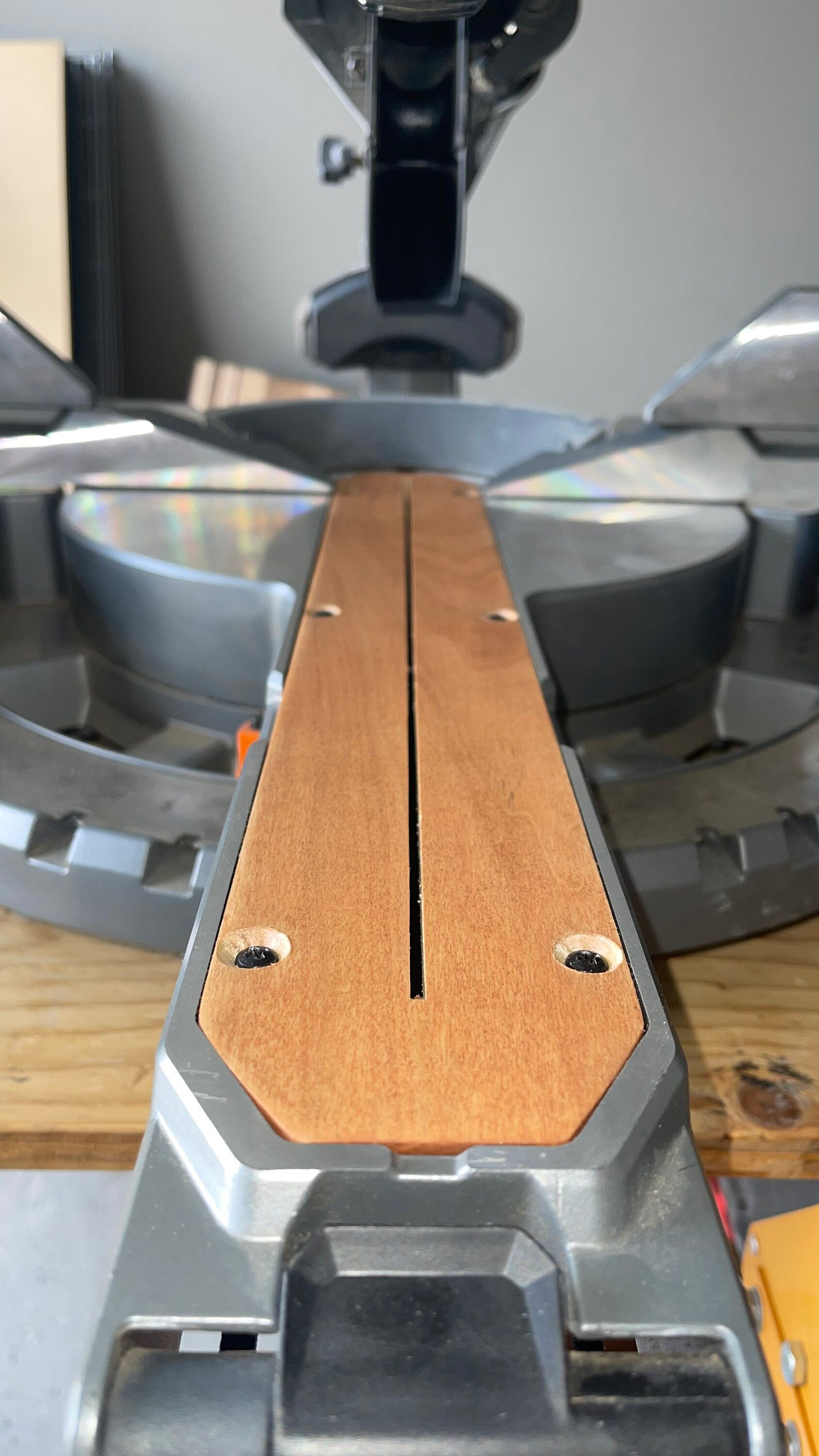 Scie à onglets sans plaquette, scie à table