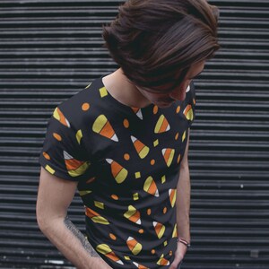 Candy Corn Shirt, All Over Print, Halloween Shirt, Candy Shirt für Männer, Herbst Shirt