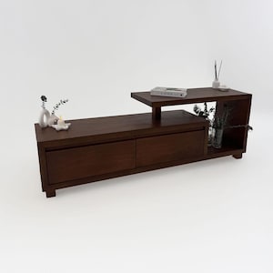 手作りのブナ材テレビ台 - ウォールナット仕上げと引き出し付きのモダンなメディアコンソール