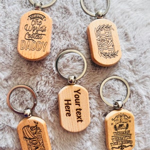 Engraved Wood Keychain: Personalized Name, Custom Shape