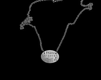 Delicate "Stupid Canadian Wolf Bird" verwarmde rivaliteit/hockey rivalen romantiek geïnspireerde minimalistische ketting: hockeyliefhebbers cadeau