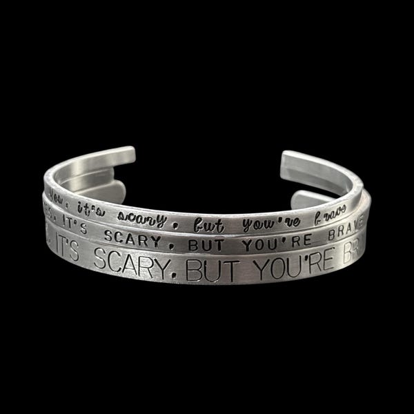 Pulseras brazalete inspiradas en el romance de rivalidades acaloradas de Hollanov/Hockey Rivals Sí, da miedo, pero eres valiente - Regalo para amantes del hockey