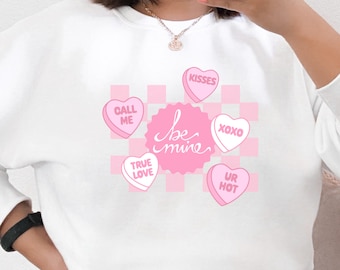 Sweter Walentynkowy. Bluza Candy Hearts. Bądź Mój. Różowy, kratkowany, okrągły dekolt. XOXO. Bądź moją Walentynką. Pomysł na prezent. Uroczy, modny sweter.