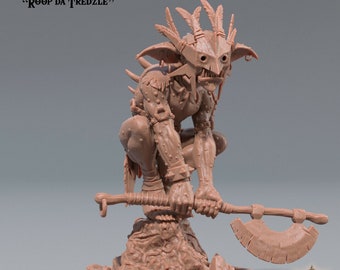 Goblin Guard | Goblin with Axe | Goblin Warrior Fighter | Unpainted Resin Model 32mm scale Wargames Fantasy RPG DnD Goblin Miniature |