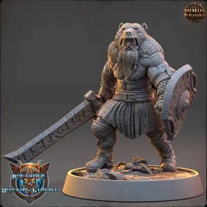 Daybreak Miniatures Magnar Runeblade | 32mm scale Miniatures | Northmen of the Howling Glacier | Tabletop Fantasy Wargaming