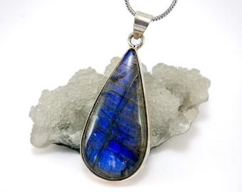 Labradorite Necklace - silver plated labradorite pendant - iridescent necklace - unique crystal necklace - minimalist crystal necklace -