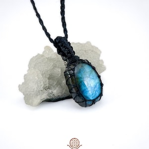 High quality Labradorite Necklace - labradorite macrame pendants - labradorite jewelry - blue labradorite - healing crystal necklace