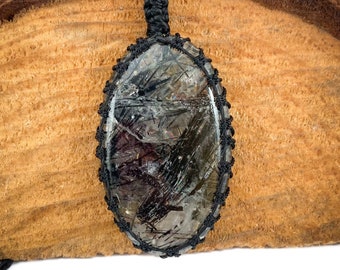 Collana al quarzo tormalinato Macrame - collana macrame di cristallo - ciondolo al quarzo tormalinato - cristallo nero - collana di protezione