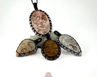 Crazy lace agate macrame necklace - crazy lace agate pendant - healing crystal - boho jewelry - agate jewelry - agate necklace
