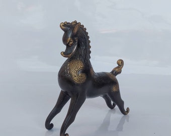 ブロンズ色のアルミニウム製馬の彫刻：抽象的な終末論的芸術 - Etsy 日本