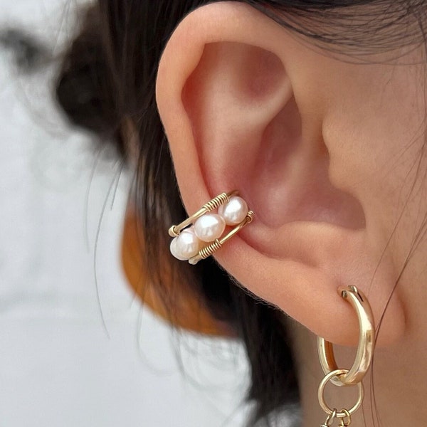 14k Gold Ear Cuff Earring, Dainty Ear Cuff gold, 14K Gold Filled No Piercing Earring, Natural Freshwater Pearl Earcuff, Delicate Earring