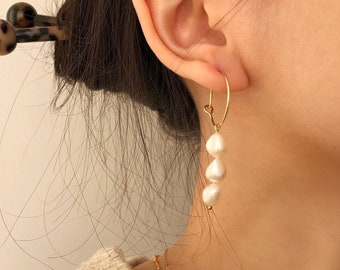 14k Gold Pearl Hoop Earring, Dainty Pearl Earrings Gold, Dainty pearl beads Earrings, Baroque Pearl Earrings, Delicate Huggies, Gift for Her