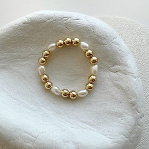 14K Gold Süßwasser Perle Ring, Perlen Ring Schichtung, Zierliche Perle Ring Gold, Zarte Goldkugel Ringe, Geschenk für sie