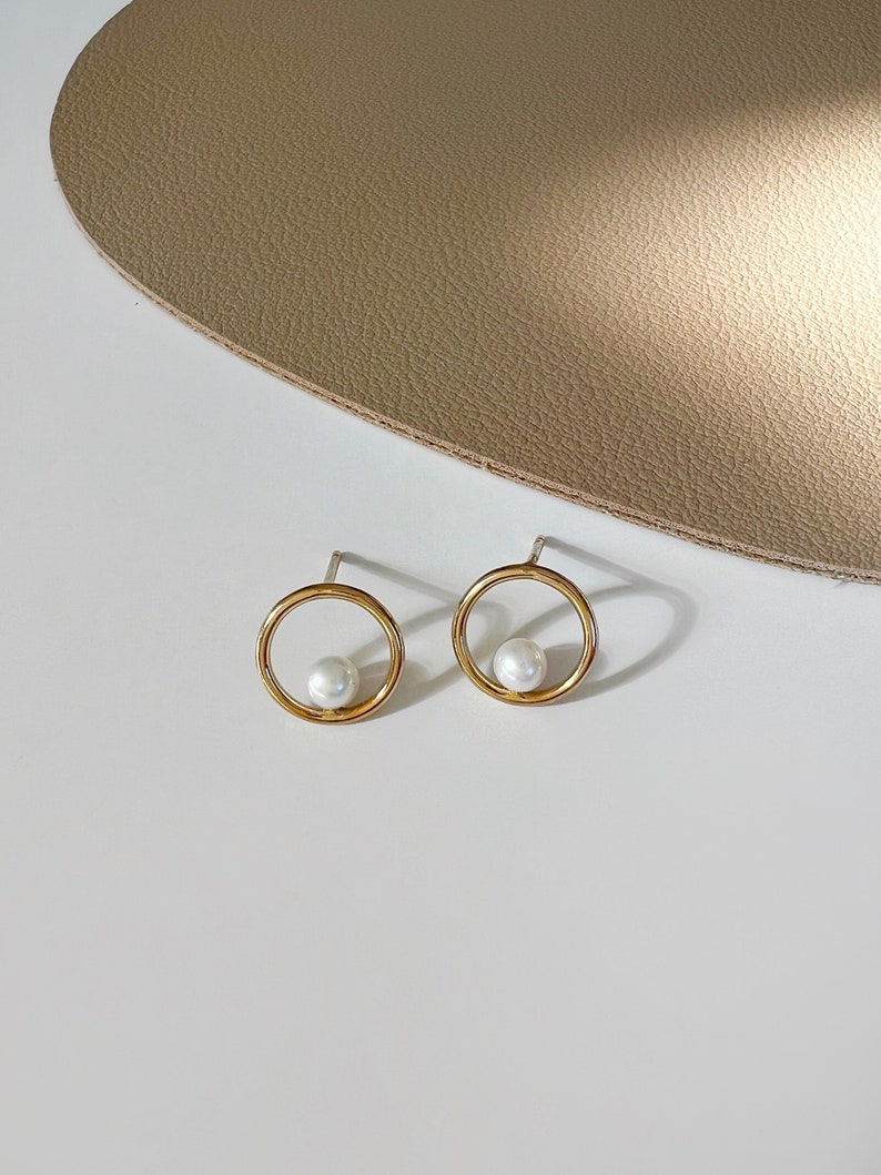 Circle Akoya Pearl Stud Earrings, Dainty Gold Everyday wear Earring, Mini AK Pearl Earrings, Natural White Freshwater Pearl Earrings image 2