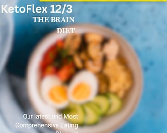 Pode incluir: Gráfico de plano de refeições de 28 dias com o texto "KetoFlex 12/3 THE BRAIN DIET". A imagem inclui uma foto desfocada de uma refeição com ovos e vegetais. O texto também menciona "Delicious & Healthy Food" e "Over 80 Recipes."