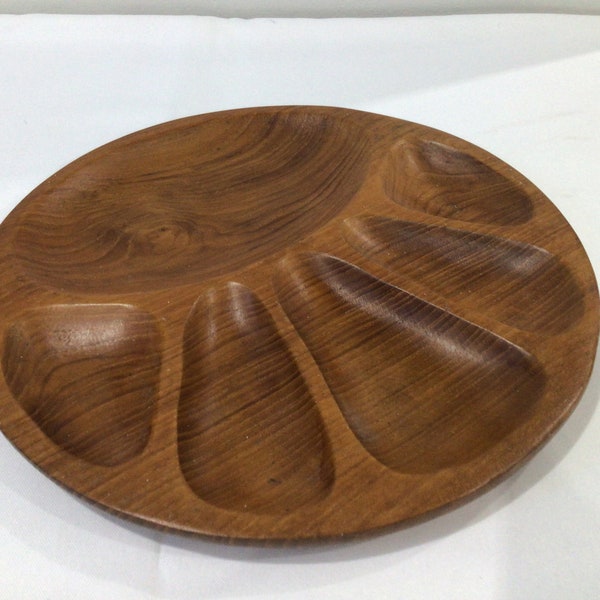 Vintage modernist Danish teak cocktail bar nibbles sectioned bowl. Measures 25cm x 2cm.