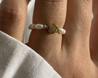 Cupid | Natural freshwater pearl ring with heart charm, 18 karat gold plated