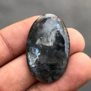Larvikit Cabochon... Ovaler Cabochon... 32x20x4mm... 24Cts.. #G9252