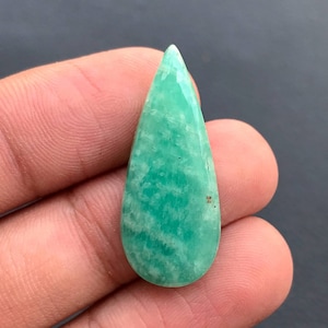 Caujón natural amazónico... Caujón de pera... 31x13x5 mm... 16 cts... A#G9814