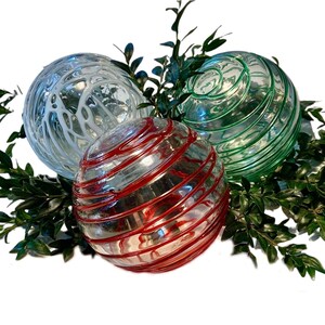 HOLIDAY THREADS Decorative Glass Balls set of 3