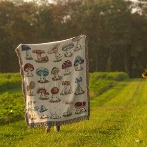 Mushling Woven Throw Blankets - Mushroom Fungi Tapestry Blanket