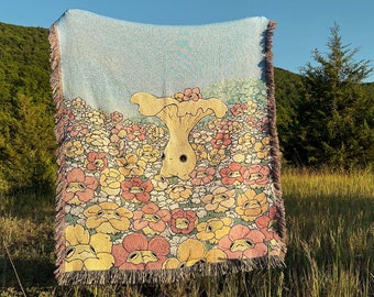 Frogs in Bloom Woven Throw Blanket - Flower Frogs Tapestry Blanket